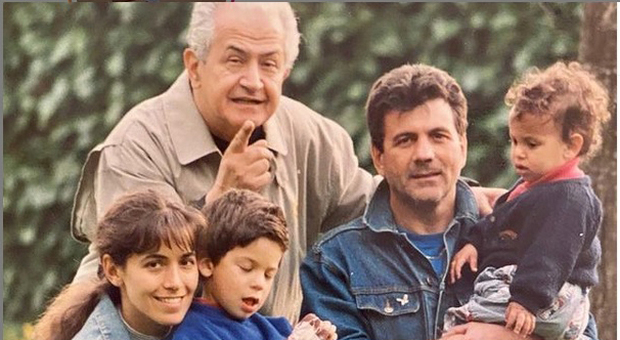 Barbara D'Urso con il padre, l’ex Mauro Berardi e i figli Giammauro ed Emanuele (Instagram)