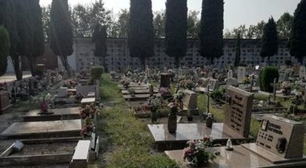 CHIUSURE Riccardi: "I cimiteri resteranno chiusi fino al 4 maggio