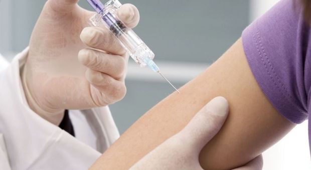 "Mio figlio è autistico per colpa del vaccino": 40enne picchia un medico