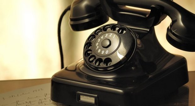 Costretti a cambiare lo storico numero di telefono dopo 40 anni