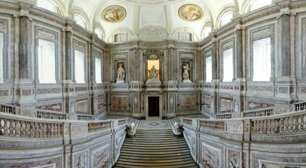 Reggia di Caserta, concluso il restauro dello Scalone Reale dopo un anno