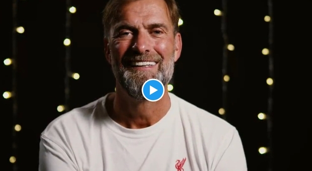 Liverpool, Klopp nel video di Natale: «Questa volta non canto: buon 2022 ma non vedo l'ora del 2023»