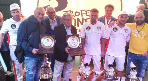 Attilio Albachiara con Antonio Starita e Francesco Martucci premia i vincitori