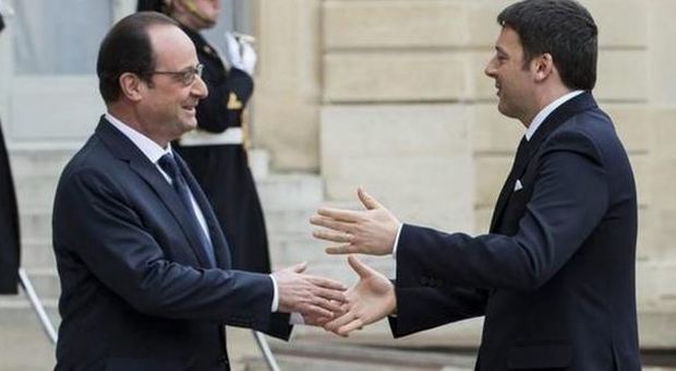 Renzi a Parigi incontra Hollande all'Eliseo. "Ampia coalizione per sconfiggere l'Isis"