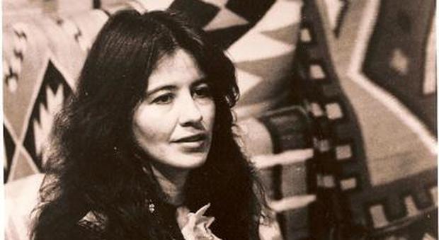 La prima poetessa nativa premiata dalla Biblioteca del Congresso, «dedico il premio alle donne»