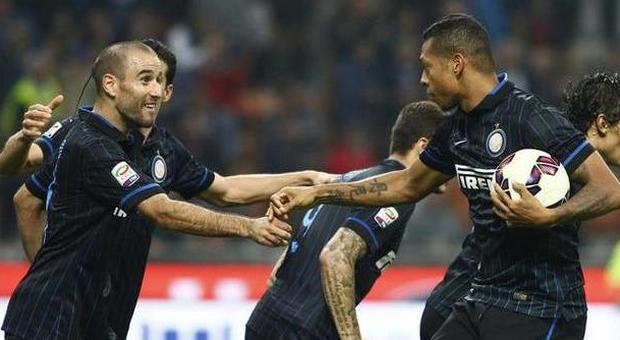 Inter, Mancini non ha dubbi: nel derby ​con il Milan spazio a Palacio e Guarin
