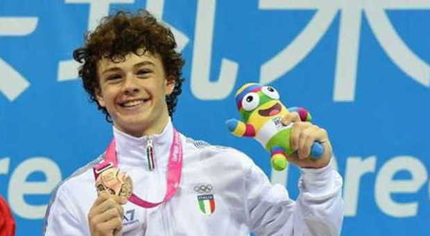 Il record di Mirko, a 17 anni è campione d'Italia nei pesi