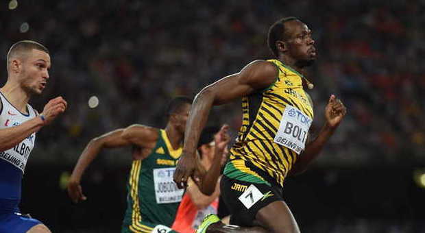 Formidabile Bolt: vince i 200 metri in 19'55" frenando nel finale
