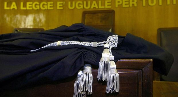 Firenze, concorsi truccati in università, il gip: «I docenti restino sospesi»