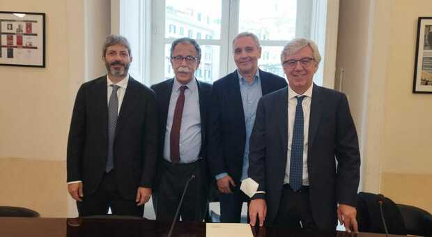 Roberto Fico, Sandro Ruotolo, Maurizio De Giovanni e Paolo Siani