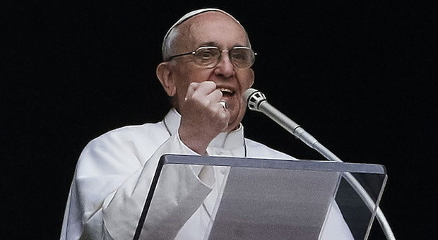 Il Papa lavora al viaggio in Iraq: vuole incontrare i profughi cristiani minacciati dall'Isis