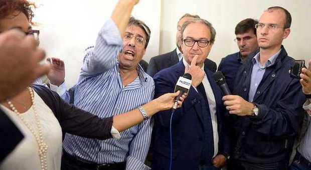 Stop aumenti, barricate all'Asl: «Intervenga il governatore De Luca»