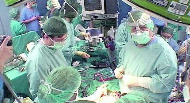 Neonato strangolato dal cordone ombelicale: medici indagati