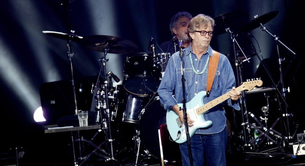 «Clapton, il mito ha trovato l'anima»: il Dio della chitarra si racconta in un documentario