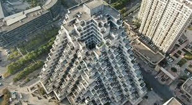 Complesso di appartamenti futuristico, identico alle piramidi Maya diventa virale in Cina - VIDEO