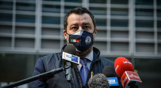 Salvini cambia rotta anche sui migranti: «A Draghi proporremo le regole europee»
