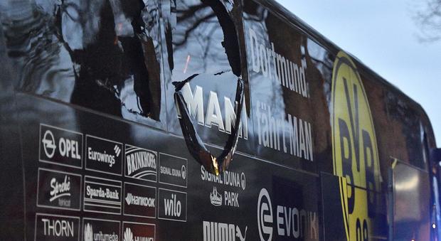 Dortmund, preso un 28enne per l'attacco al bus del Borussia: "Non è terrorismo"