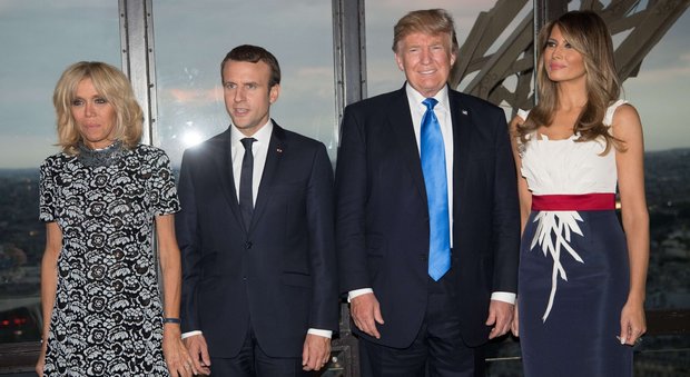 Parigi, boom di vendite per il sarto di Macron. Il suo ultimo acquisto per la cena con Trump e Melania