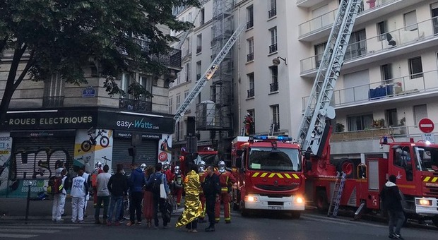 Parigi, a fuoco palazzo in centro: 3 morti e 28 feriti