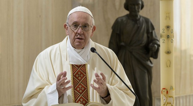 Papa Francesco licenzia cinque funzionari indagati per l'acquisto di un palazzo a Londra