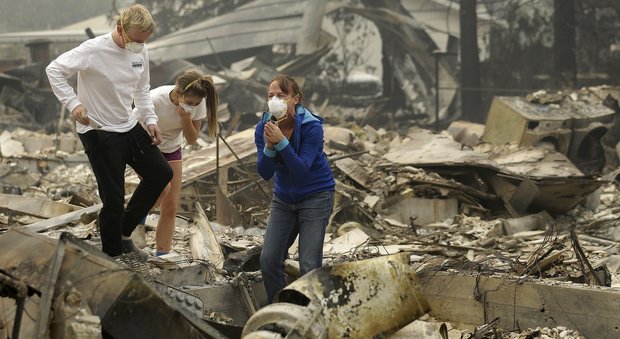 California, infernodi fuoco: 15 morti e 200 dispersi