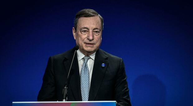 Draghi, invito alla Ue: «Prestiti agli Stati contro il caro-bollette»