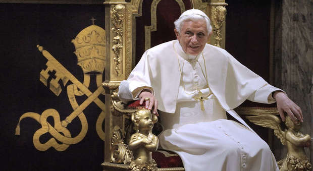 28 febbraio 2013 Dopo la rinuncia di Ratzinger inizia la fase della sede apostolica vacante