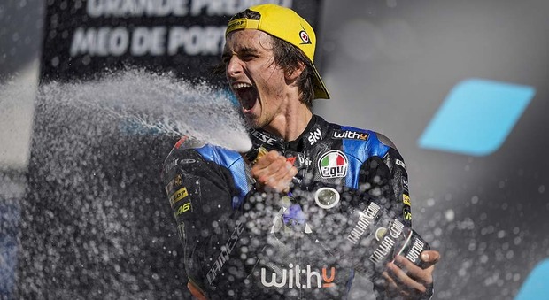 Luca Marini, fratello di Valentino Rossi, sul podio a Portimao: era novembre scorso