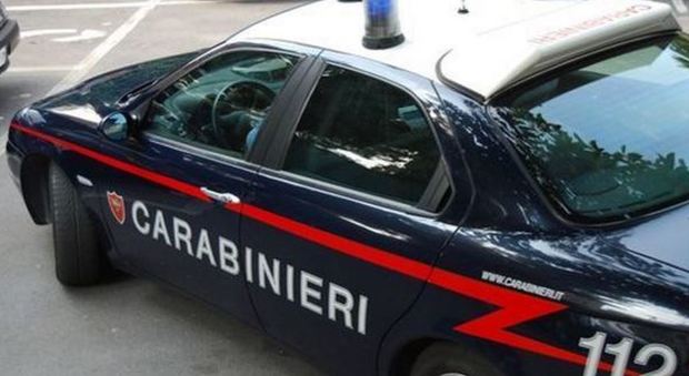 Napoli, nuovo assalto di baby gang: due giovani picchiati con catene e rapinati