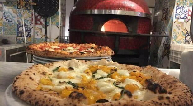 Controlli in pizzeria a Fuorigrotta: dieci lavoratori in nero, sequestrati 30 kg di alimenti