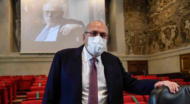 Greco va in pensione, il saluto del procuratore di Milano. «Superate tutte le tempeste»