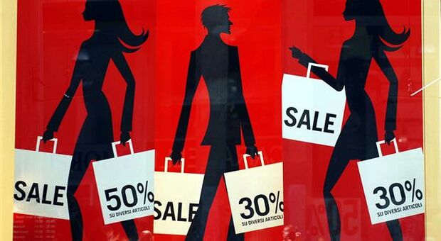 Saldi estivi, Federazione Moda Italia-Confcommercio: "A luglio -10%. Si salva solo lo shopping tourism"