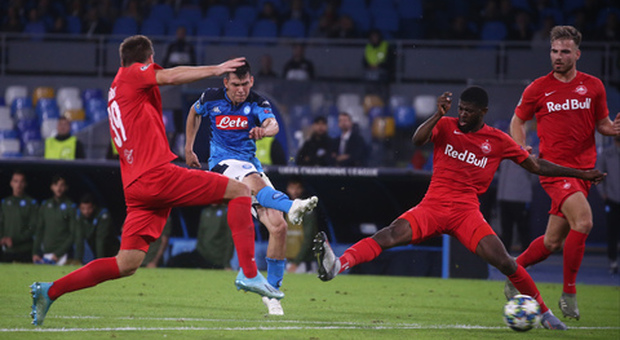 Napoli, l'esordio al gol di Lozano: «Che bella la standing ovation»
