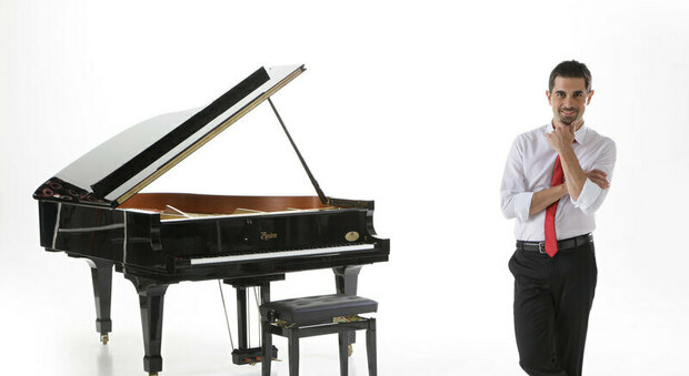 «Maggio del Pianoforte», ultimo appuntamento: arriva Michele Fontana, il pianista-ingegnere