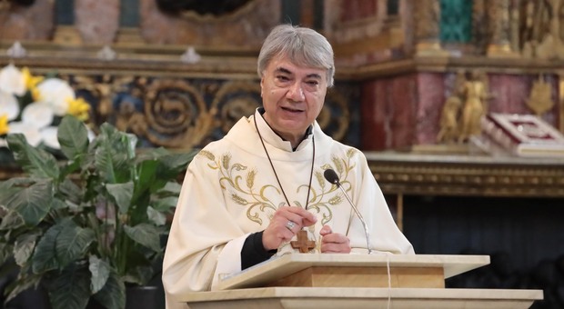Natale a Napoli, il vescovo Battaglia ricorda il dramma degli operai ex Whirlpool