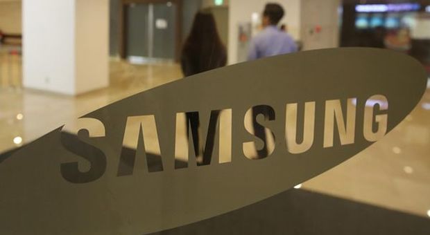 Samsung anticipa il futuro e lancia lo smartphone pieghevole