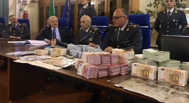 10 milioni di banconote false presa la banda in Campania
