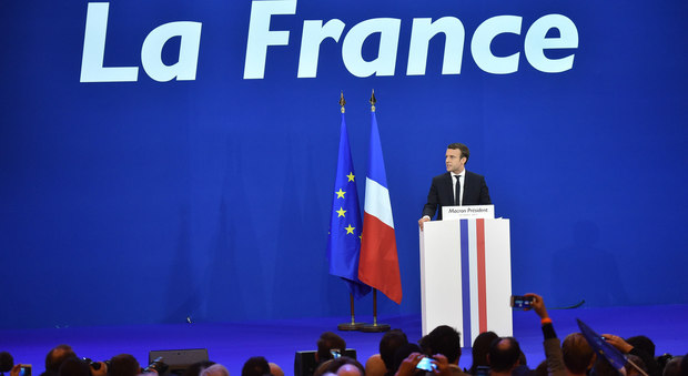 Emmanuel Macron dopo la vittoria al primo turno delle presidenziali francesci