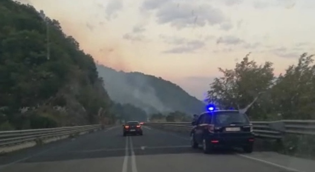Cassino, emergenza roghi boschivi: Superstrada chiusa