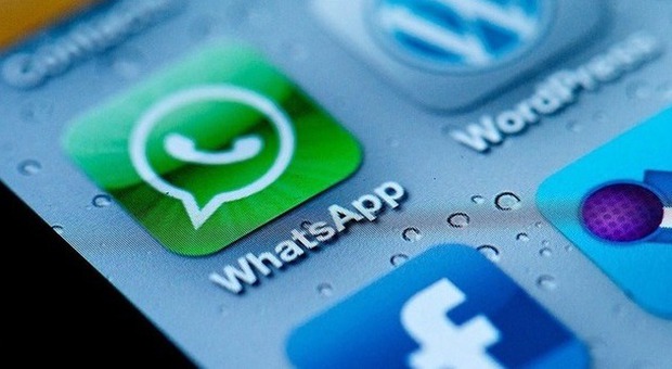 L'allarme degli avvocati matrimonialisti: «Più infedeli con whatsapp e social network»