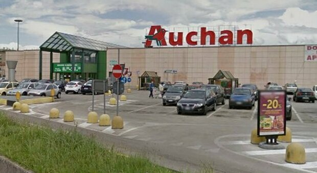 Rapina nel centro commerciale Auchan di Mugnano, arrestati due napoletani