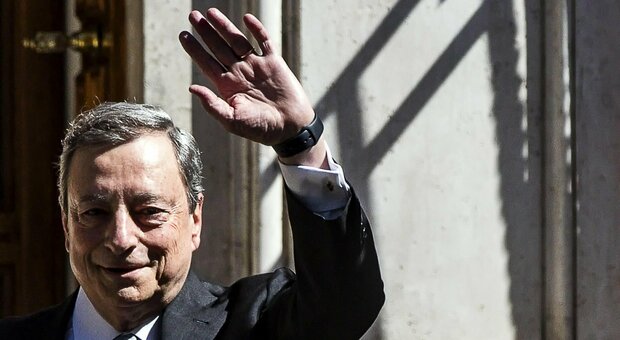 Draghi, la resa del non-politico: «Orgoglioso del lavoro in un momento difficile»