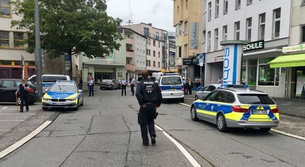 Paura in Germania, attacco in strada con coltello: un morto e un ferito