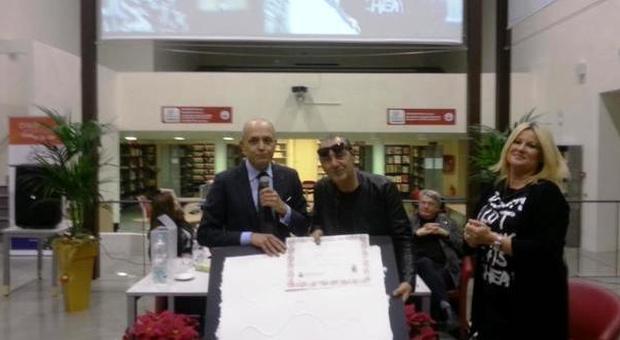 Premio Città di Fabriano a Luca Carboni per le sue canzoni altamante poetiche