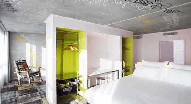 Una stanza dell'hotel Mama Shelter di Marsiglia