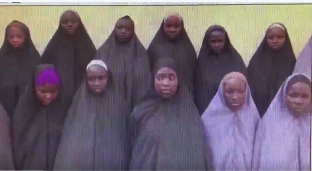 Nigeria, liberate 21 liceali rapite da Boko Haram in cambio di 4 militanti: "Molte sono incinte"