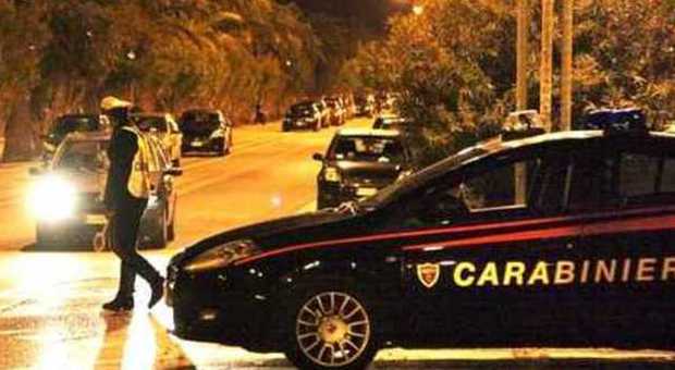 Roma, Far West sulla Casilina: pistole in pugno bloccano automobilisti in strada e li rapinano