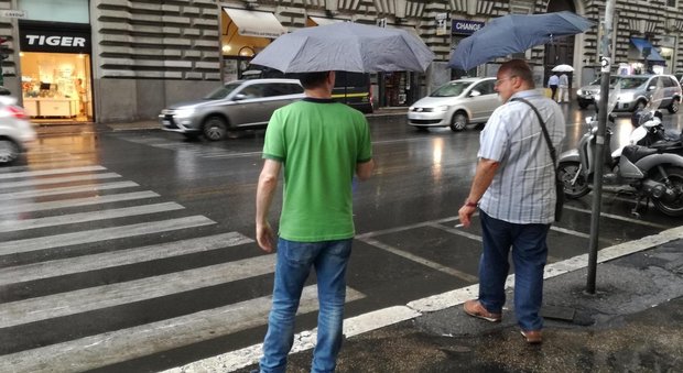 È già emergenza maltempo a Napoli: la protezione civile dirama l'allerta