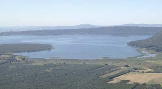 Lago di Vico inquinato, «a rischio la salute dei cittadini»: partono le denunce