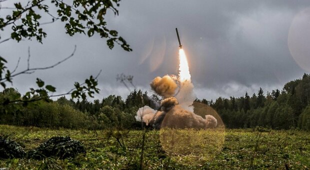 Bielorussia pronta a usare missili Iskander e S-400 forniti dalla Russia, cosa sono
